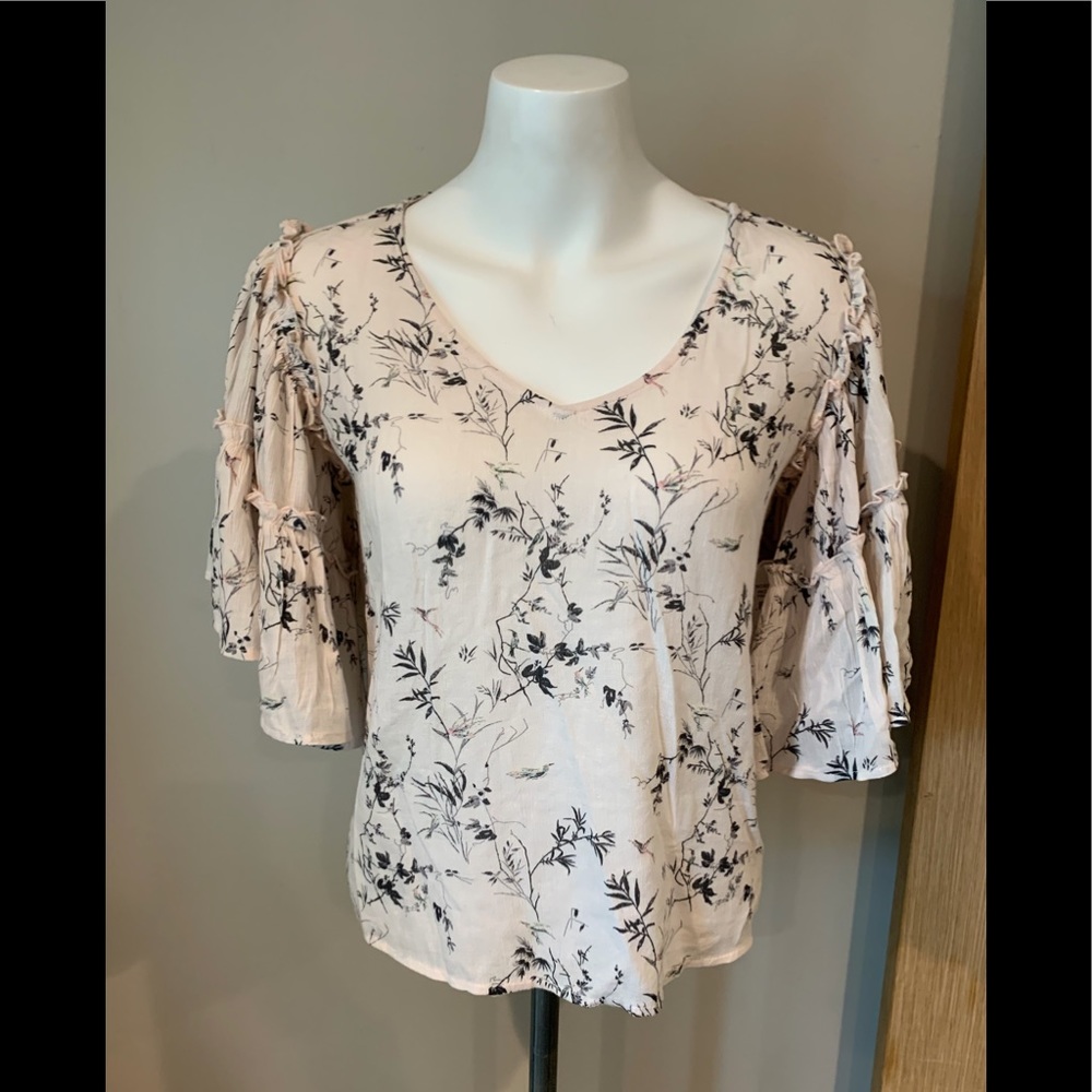 Melrose and Market pull over floral gauze top